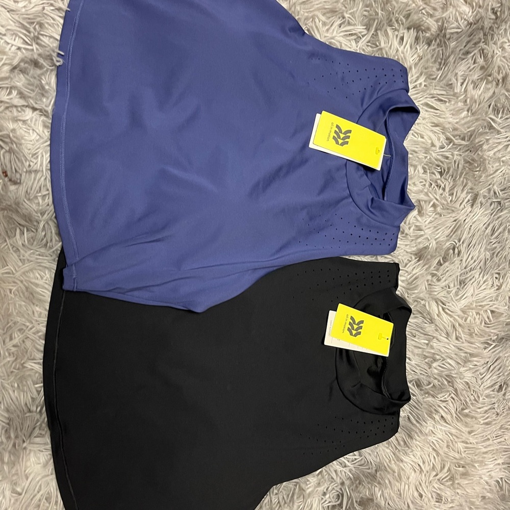 Set of 2 Light support cropped athletic tops
